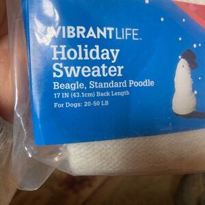 Vibrant White Holiday Decor for Dogs